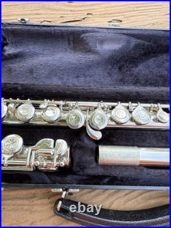 Armstrong 104n Flute Super Clean And The Pads Are In Good Shape Armstrong 104n Flute Super Clean And The Pads Are In Good Shape