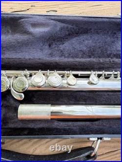 Armstrong 104n Flute Super Clean And The Pads Are In Good Shape Armstrong 104n Flute Super Clean And The Pads Are In Good Shape