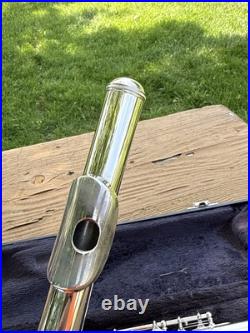Armstrong 104n Flute Super Clean And The Pads Are In Good Shape Armstrong 104n Flute Super Clean And The Pads Are In Good Shape