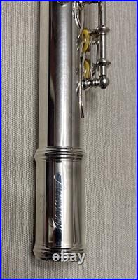 Armstrong 303 Flute Open Hole Sterling Silver Head Thin Joint, B Foot With Case VF Armstrong 303 Flute Open Hole Sterling Silver Head Thin Joint, B Foot With Case VF