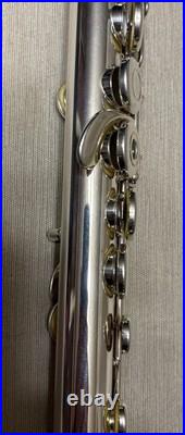 Armstrong 303 Flute Open Hole Sterling Silver Head Thin Joint, B Foot With Case VF Armstrong 303 Flute Open Hole Sterling Silver Head Thin Joint, B Foot With Case VF