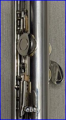 Armstrong 303 Flute Open Hole Sterling Silver Head Thin Joint, B Foot With Case VF Armstrong 303 Flute Open Hole Sterling Silver Head Thin Joint, B Foot With Case VF