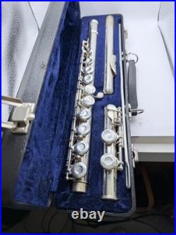 Armstrong Model 90 Solid Silver Closed hole Flute. Cleaned & Adjusted