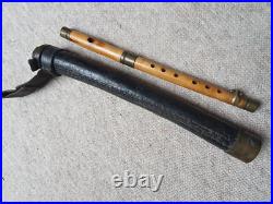 Extremely old wooden Flute / piccolo with 1 key, brown wood! In leather quiver Extremely old wooden Flute / piccolo with 1 key, brown wood! In leather quiver