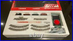 Fleischmann Piccolo 9320 Starter Electric Train Set with Loco, Track and Control