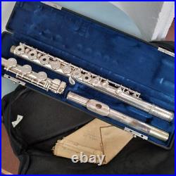 Gemeinhardt silver open hole flute 3B. With hard case & soft carry case 467759