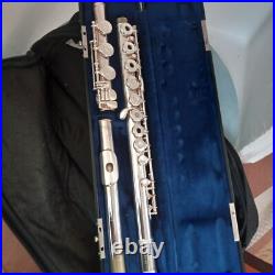 Gemeinhardt silver open hole flute 3B. With hard case & soft carry case 467759