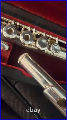 Jupiter 711R-II Silver Intermediate / Pre-Pro Flute Exceptional Condition Jupiter 711R-II Silver Intermediate / Pre-Pro Flute Exceptional Condition