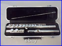 Nice! Ready To Play! Yamaha 281 Open Hole Flute + Case