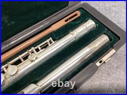 Pearl Flute PF-500 Student Level Instrument With Case Pearl Flute PF-500 Student Level Instrument With Case