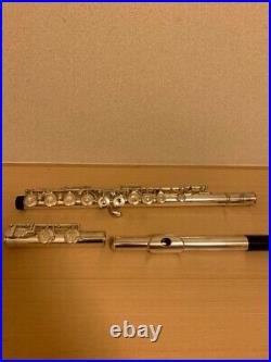 Pearl PF-525 Flute Silver Plate With textbook E-mechanism is standard equipment