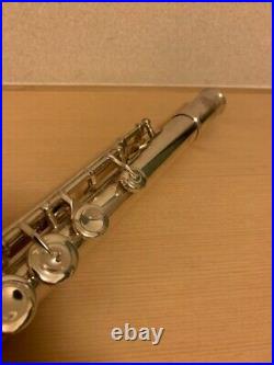 Pearl PF-525 Flute Silver Plate With textbook E-mechanism is standard equipment
