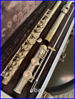 Used BUNDY Silver Flute by the Selmer Company USA w Hard Case
