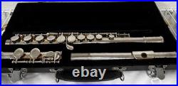 Very Lightly Used Giardinelli Beginner Flute With Case and Cleaning Rod