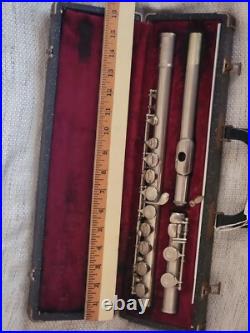 Vintage Bundy Flute By Selmer, Elkhart Indiana USA Original Case SN 133441