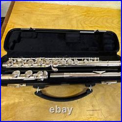 Yamaha Concert Flute, Closed Hole Keys, Silver, Includes Case