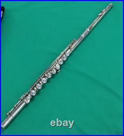 Yamaha Flute YFL-811 Professional Silver Flute InstrumentUsed