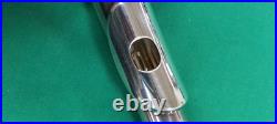 Yamaha Flute YFL-811 Professional Silver Flute InstrumentUsed Yamaha Flute YFL-811 Professional Silver Flute InstrumentUsed