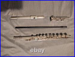 Yamaha YFL 222 Open Hole Flute with Hard Case (SEE DESCRIPTION) Yamaha YFL 222 Open Hole Flute with Hard Case (SEE DESCRIPTION)