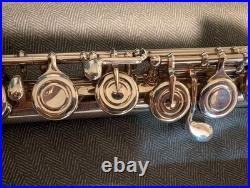 Yamaha YFL 222 Open Hole Flute with Hard Case (SEE DESCRIPTION) Yamaha YFL 222 Open Hole Flute with Hard Case (SEE DESCRIPTION)