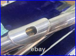 Yamaha YFL-31 Flute Silver Headjoint E-Mechanism Used with Precise Key Design Yamaha YFL-31 Flute Silver Headjoint E-Mechanism Used with Precise Key Design