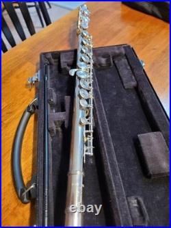 Yamaha (closed hole) Flute, Model YFL 22N-All NEW PADS-BEAUTIFUL