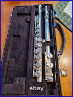 Yamaha (closed hole) Flute, Model YFL 22N-All NEW PADS-BEAUTIFUL