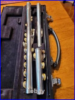 Yamaha (closed hole) Flute, Model YFL 22N-All NEW PADS-BEAUTIFUL