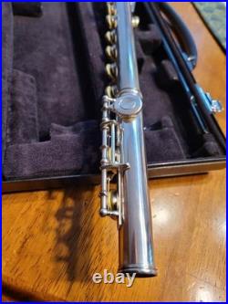 Yamaha (closed hole) Flute, Model YFL 22N-All NEW PADS-BEAUTIFUL